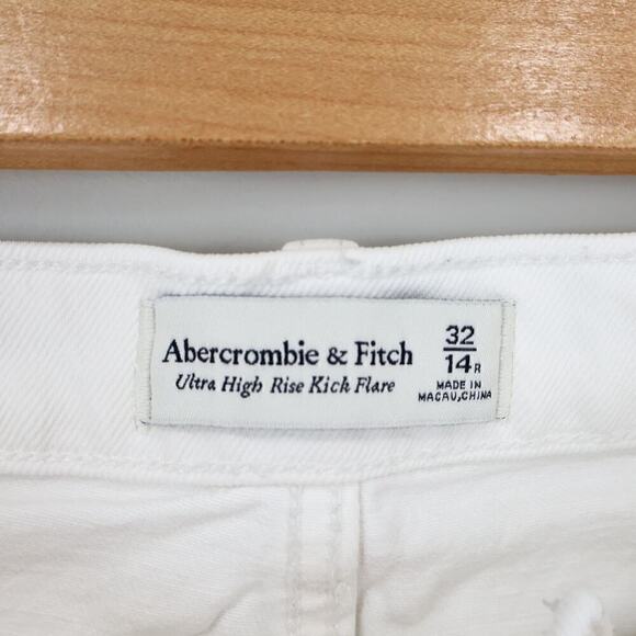 Abercrombie & Fitch Ultra High Rise Split Hem Kick Flare White Size 32 - Picture 3 of 7